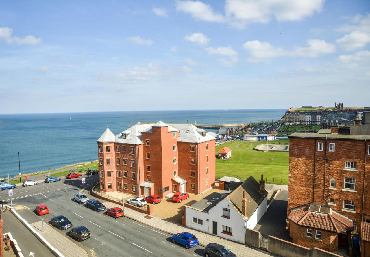 The Whitby Prospect, 2 Bed Apartment With Stunning Views, 2 Mins From Beach Exterior photo
